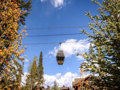 Four Bedroom Upscale Ski Home Perfect for Entertaining